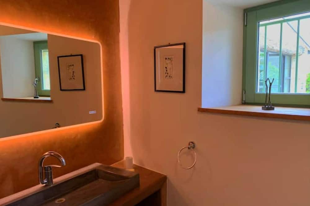 Photo of Bathroom in Bardou