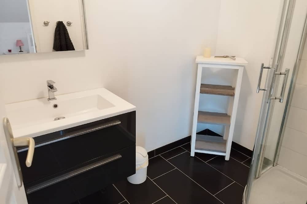 Photo of Bathroom in Saint-Pierre-de-Frugie
