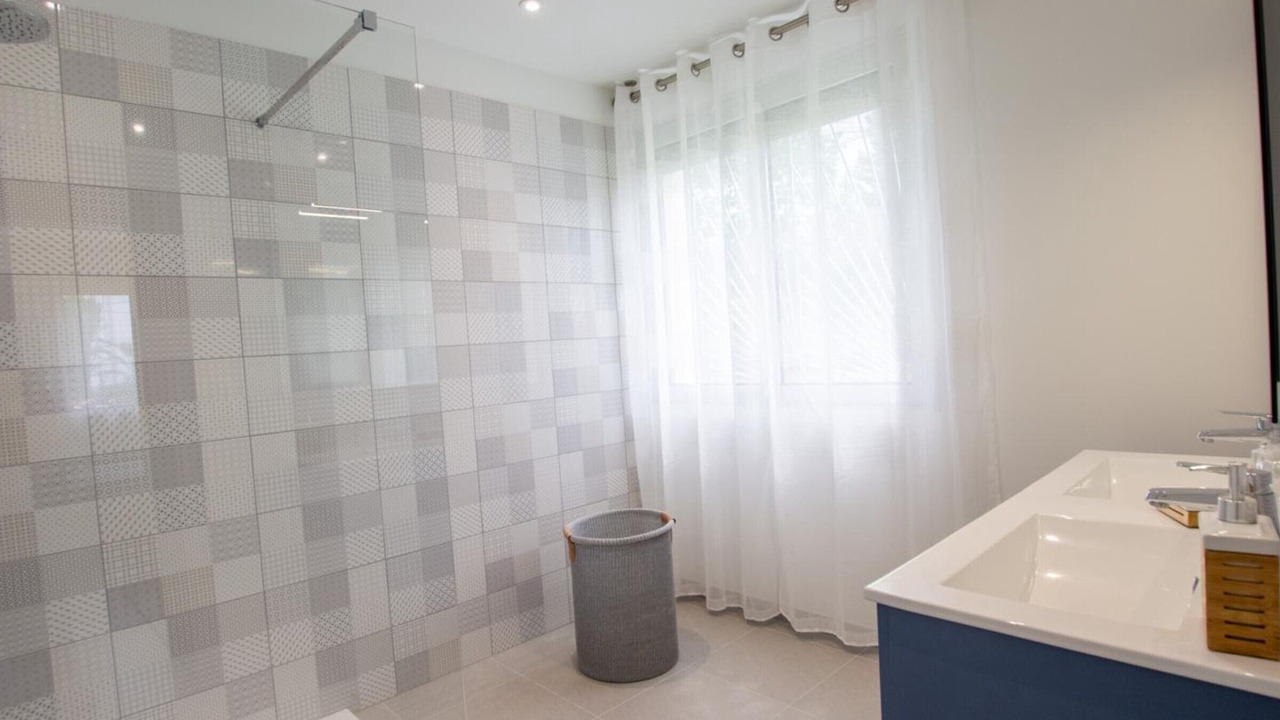 Photo of Bathroom in Velines