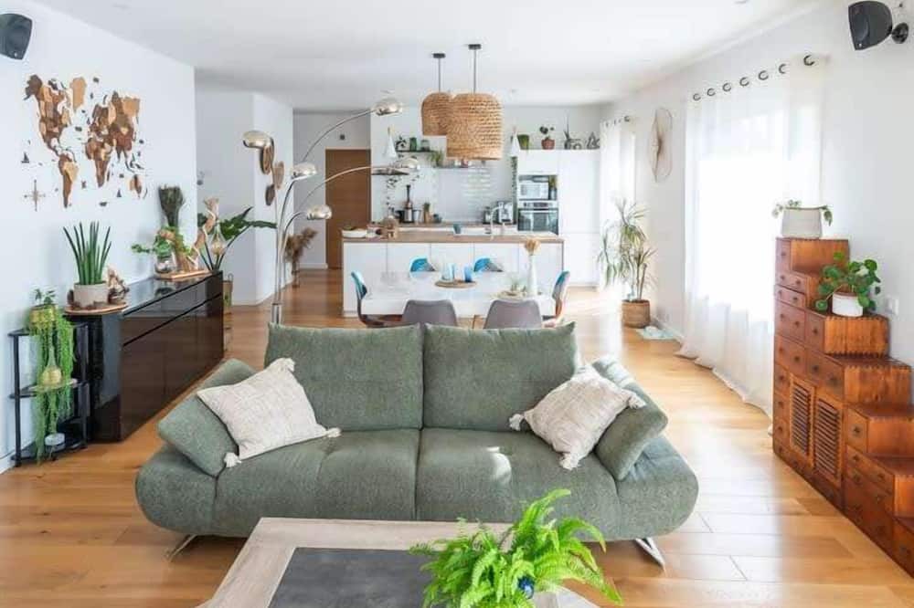 Photo of Livingroom in Mignaloux-Beauvoir