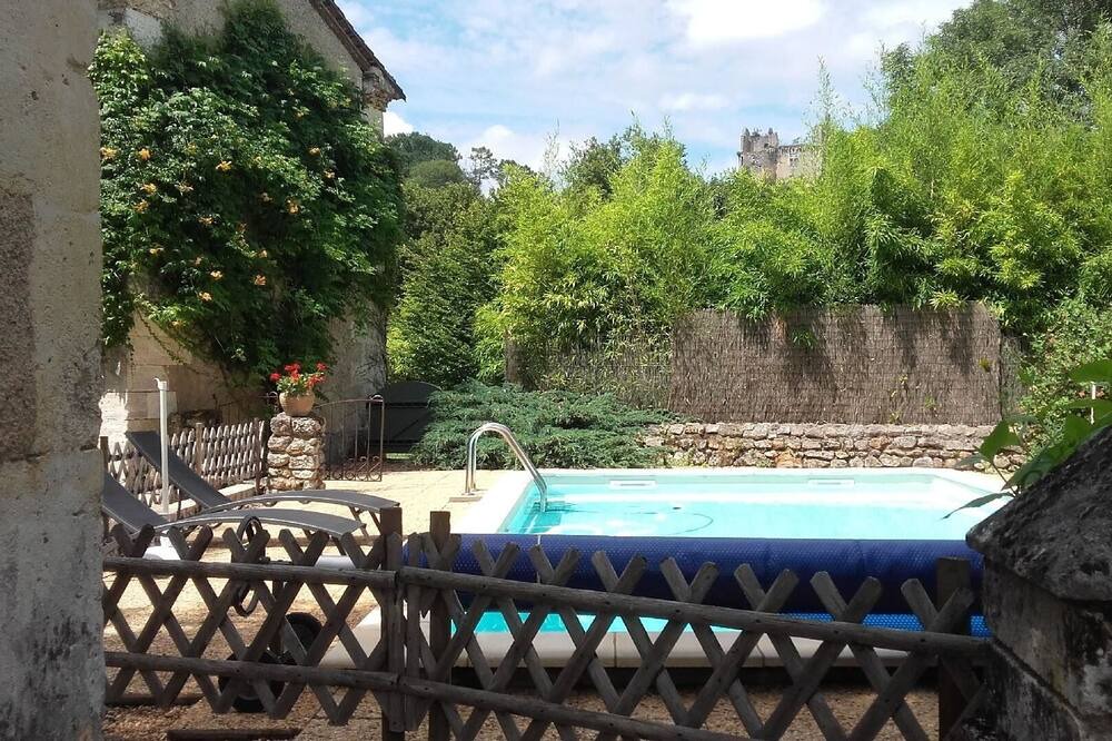 Photo of Outdoor in Saint-Pierre-de-Cole