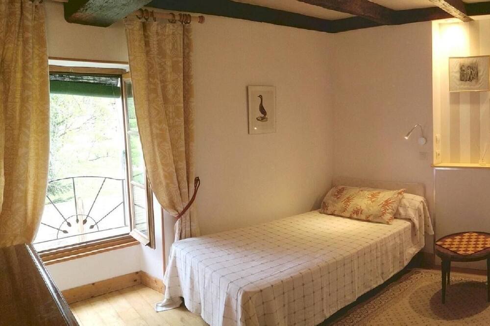 Photo of Bedroom in Saint-Pierre-de-Cole