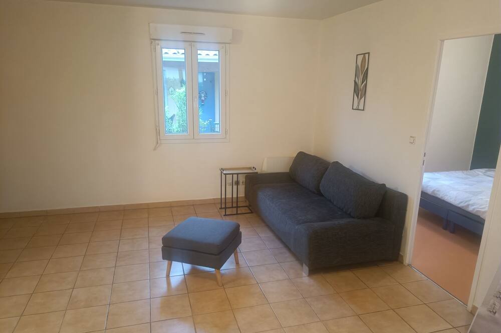 Photo of Livingroom in Etauliers