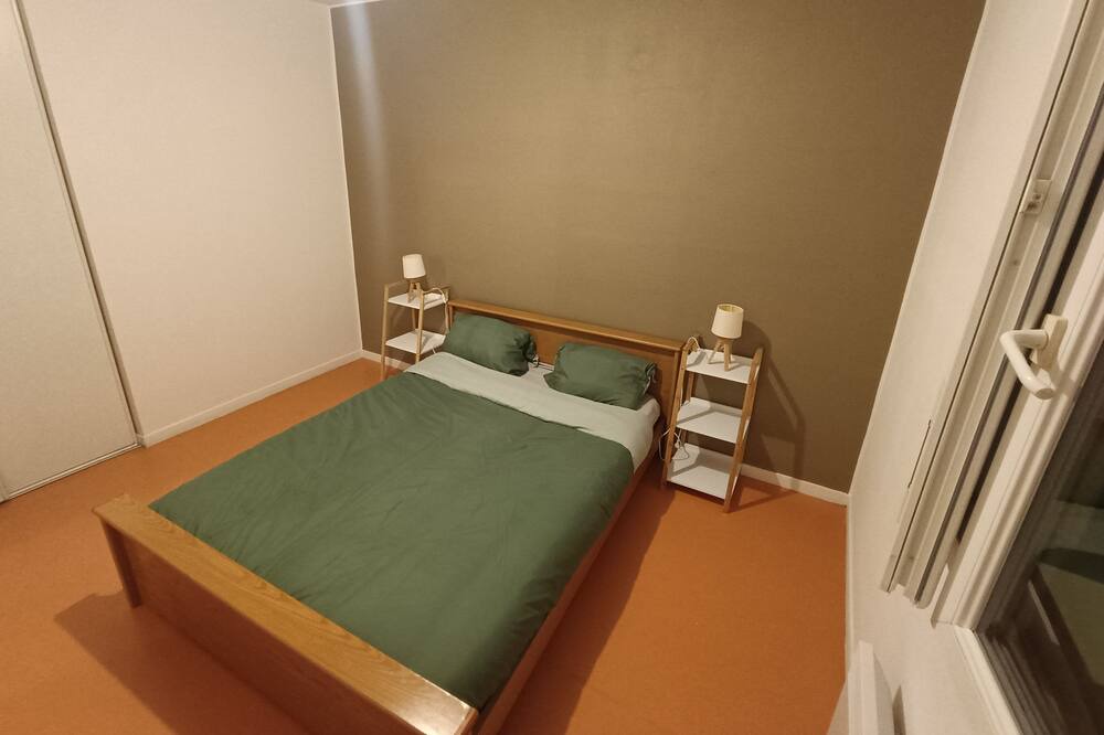 Photo of Bedroom in Etauliers