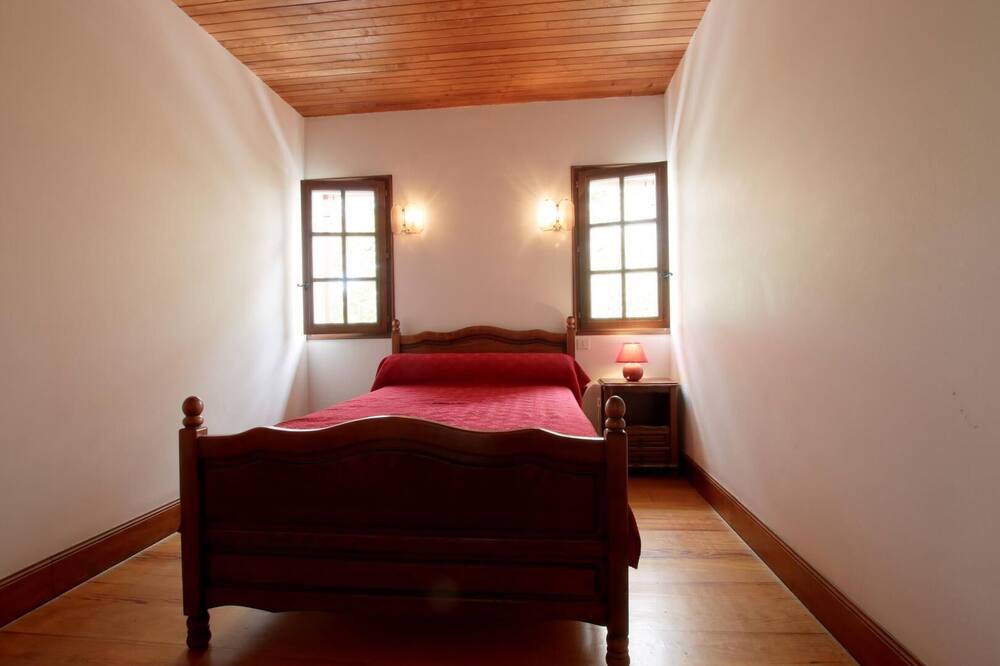 Photo of Bedroom in Sare