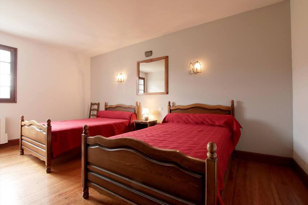 Photo of Bedroom in Sare