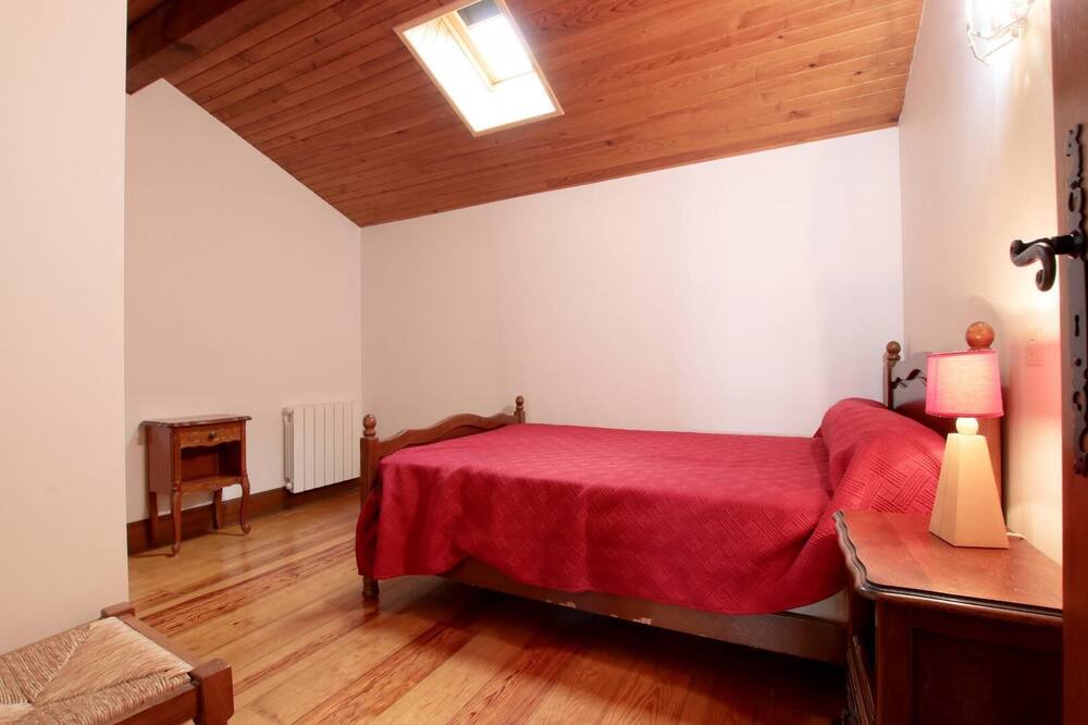 Photo of Bedroom in Sare