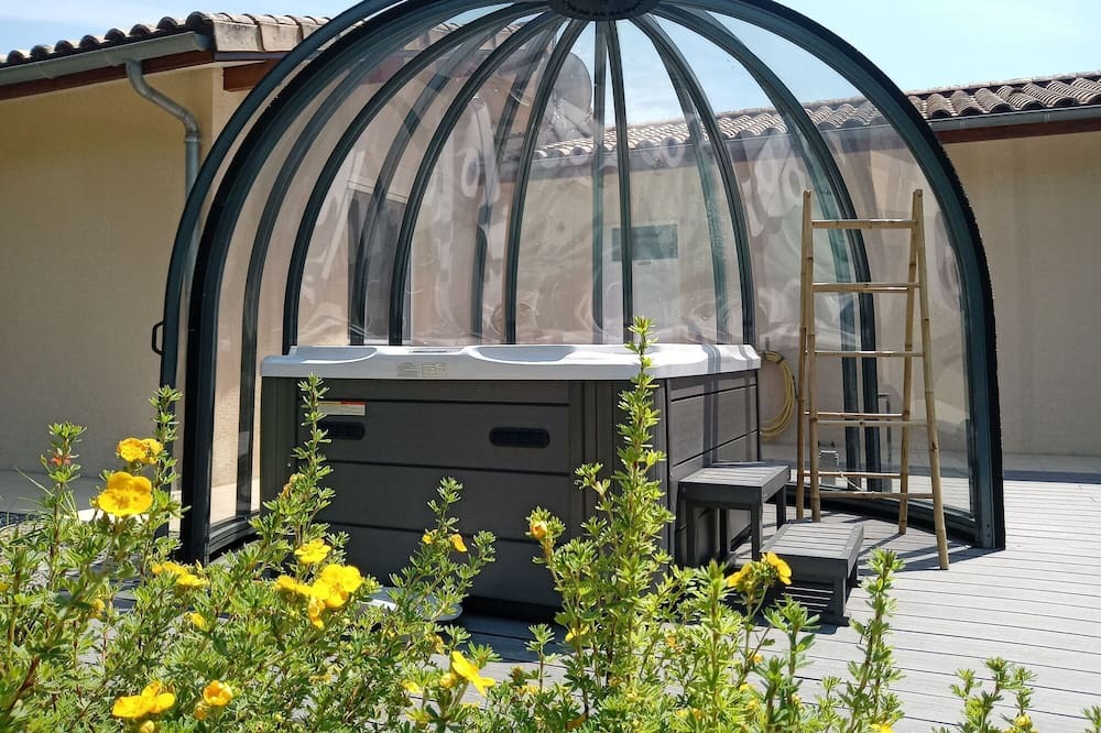 Photo of Outdoor in Pompejac