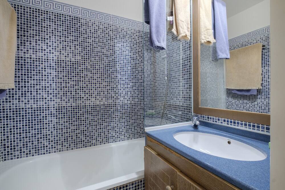 Photo of Bathroom in Le Dramont