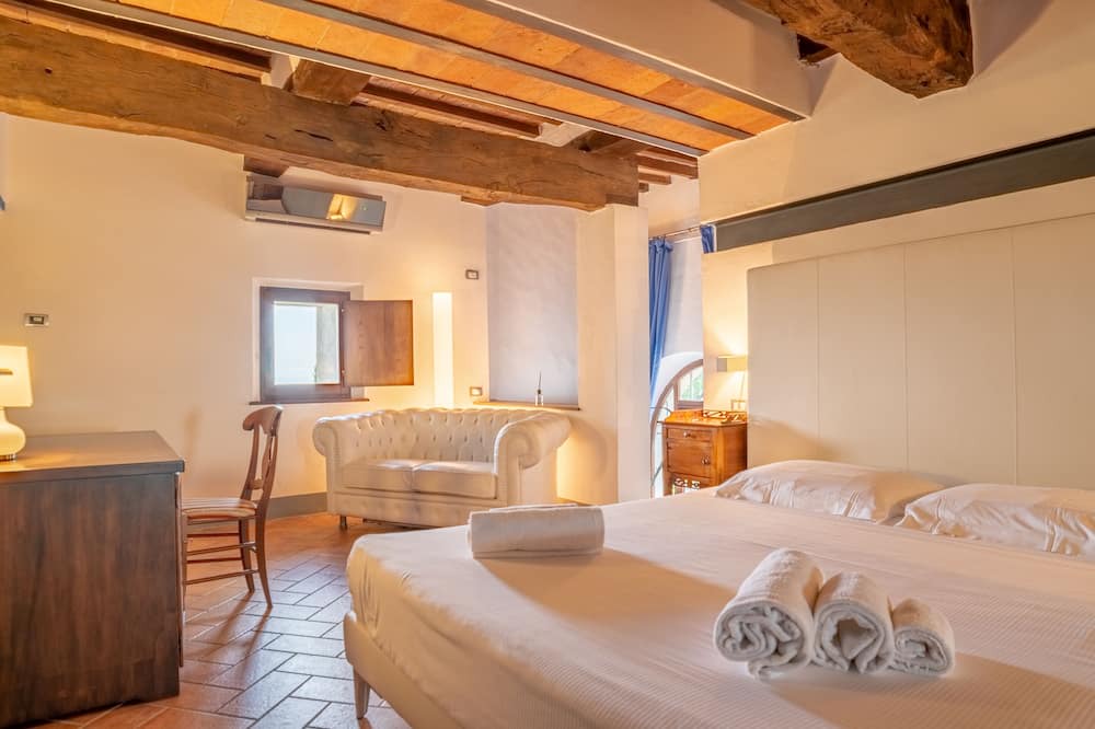 Photo of Bedroom in Montefollonico