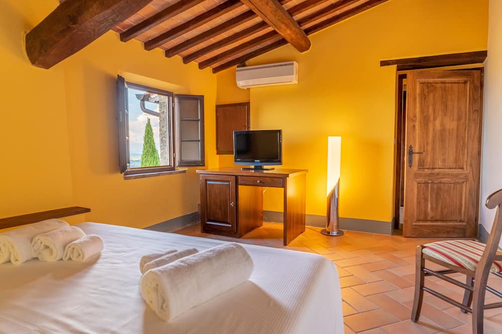 Photo of Bedroom in Montefollonico