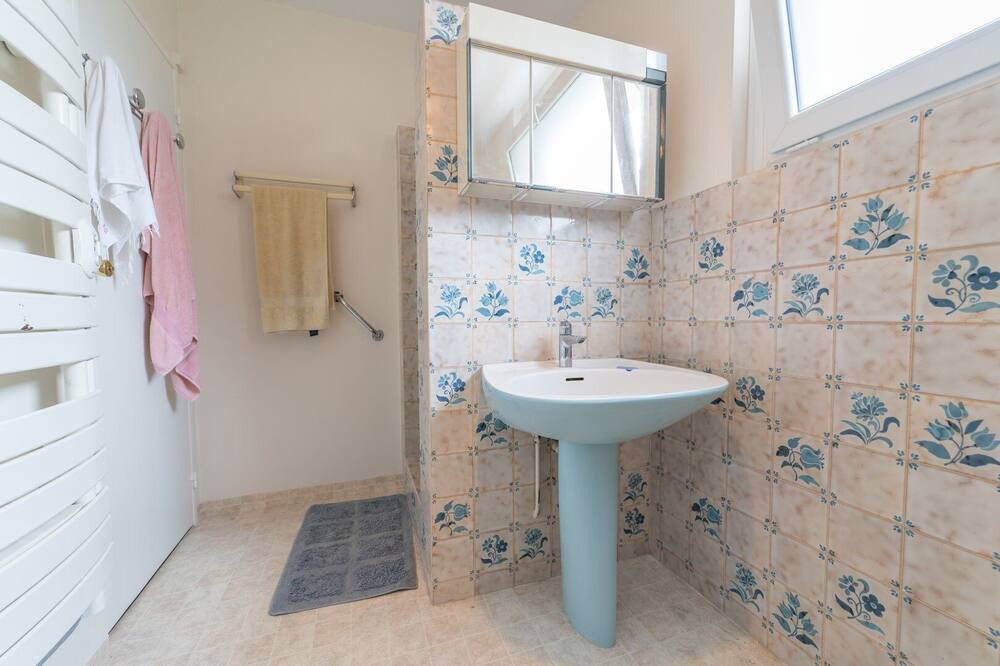 Photo of Bathroom in Saint-Benoit