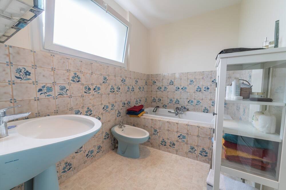 Photo of Bathroom in Saint-Benoit