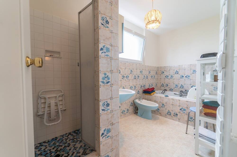 Photo of Bathroom in Saint-Benoit
