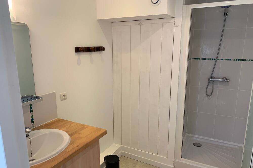 Photo of Bathroom in Juignac