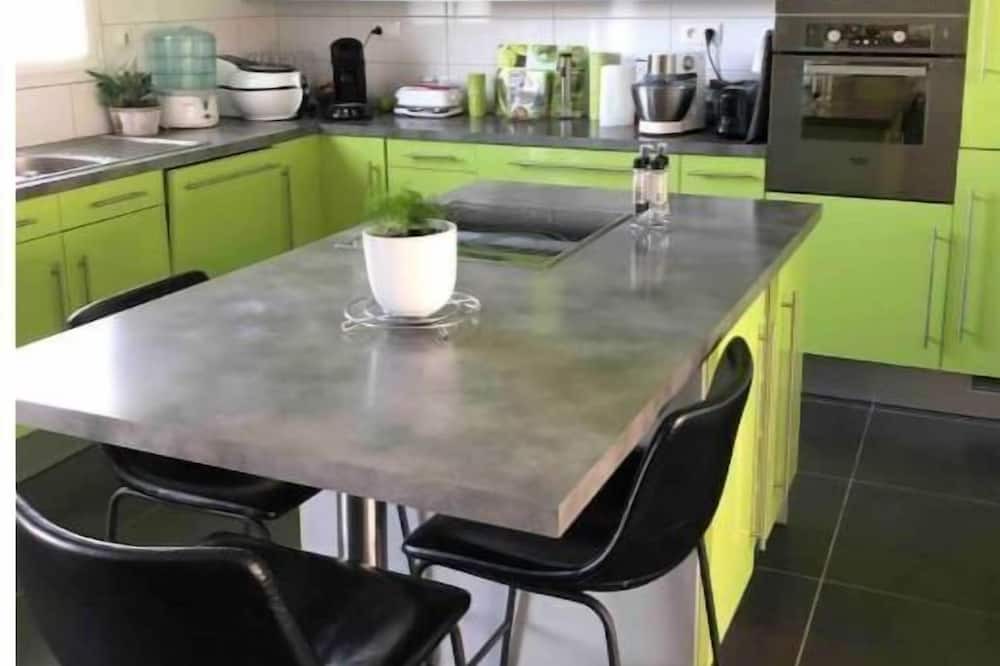 Photo of Kitchen in Saint-Sulpice-le-Gueretois