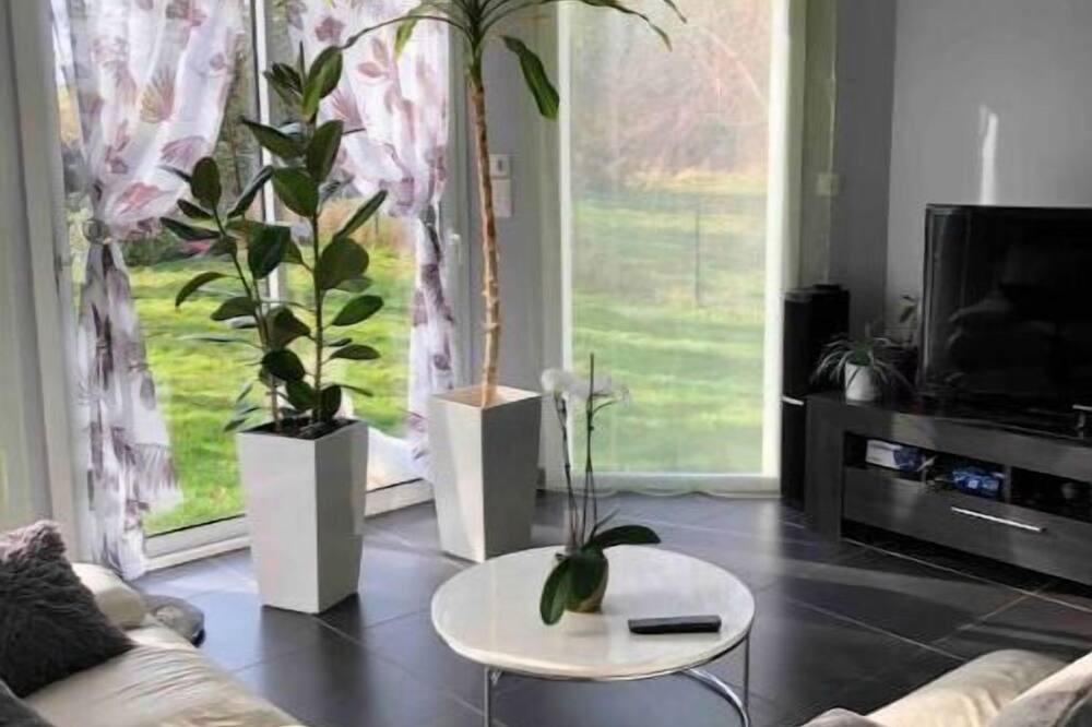 Photo of Livingroom in Saint-Sulpice-le-Gueretois