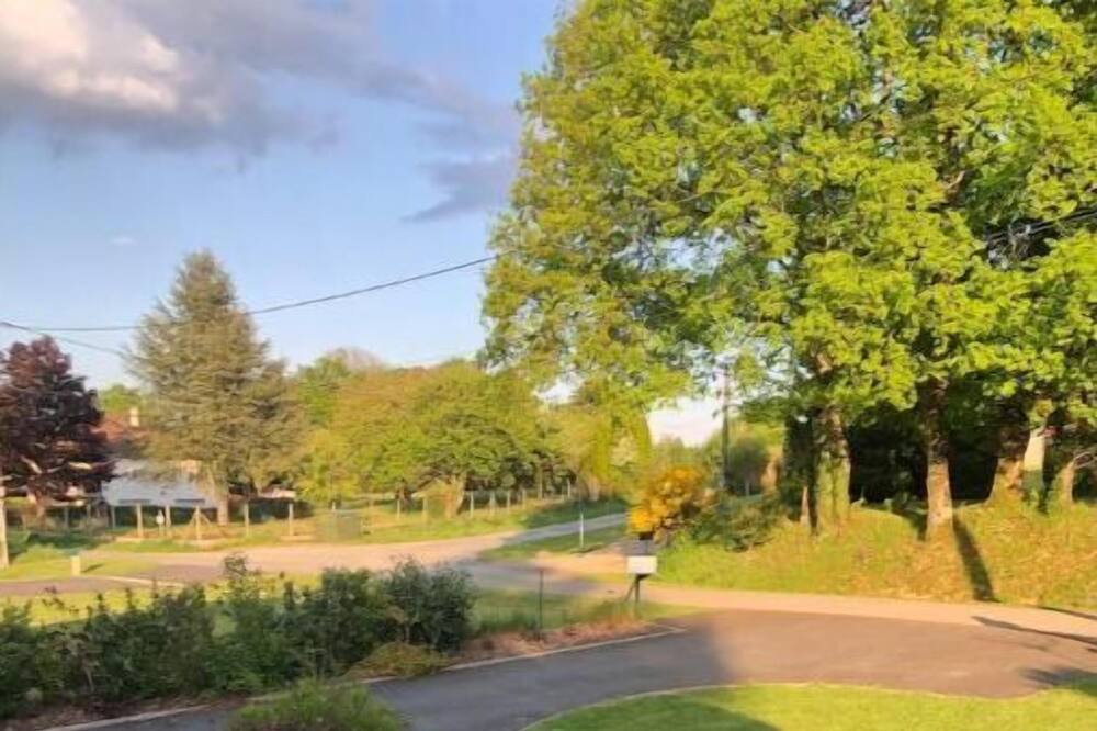 Photo of Outdoor in Saint-Sulpice-le-Gueretois