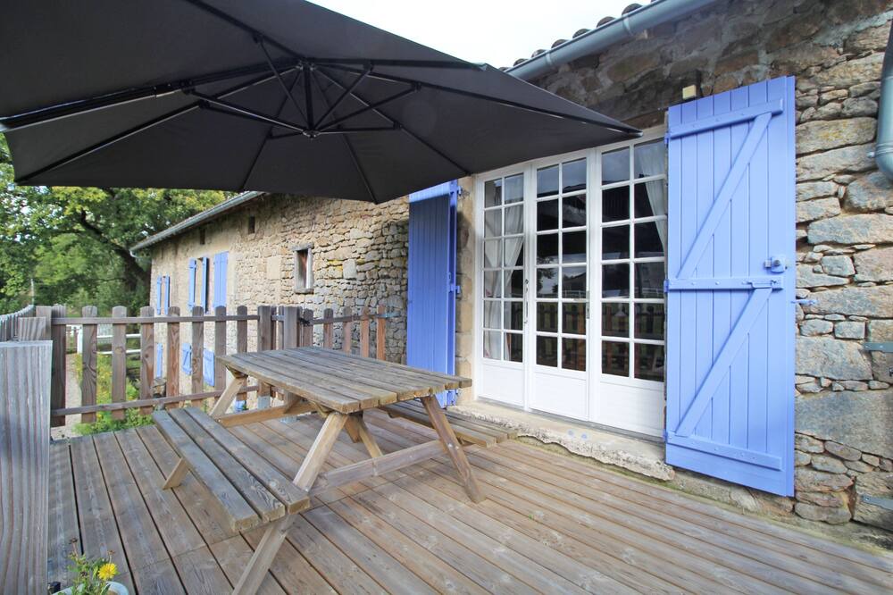 Photo of Outdoor in Saint-Amand-Magnazeix