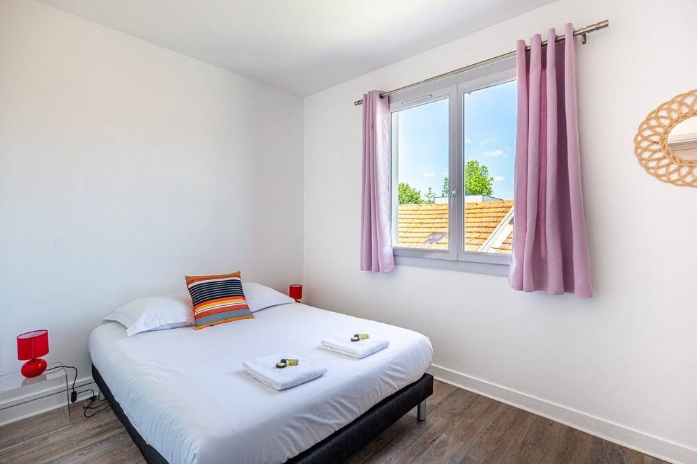 Photo of Bedroom in Begles
