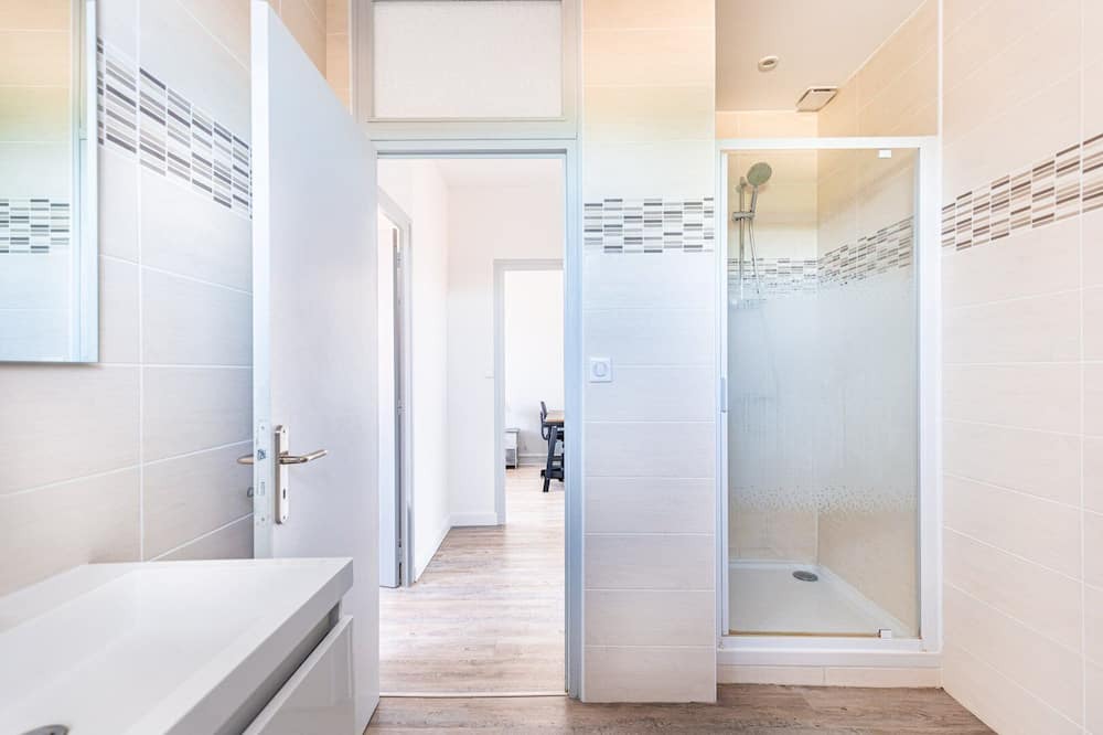 Photo of Bathroom in Begles