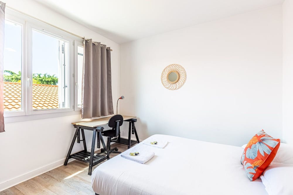 Photo of Bedroom in Begles