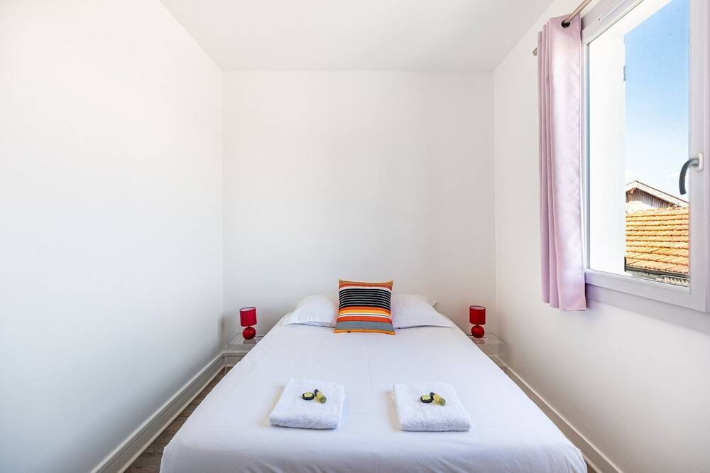 Photo of Bedroom in Begles