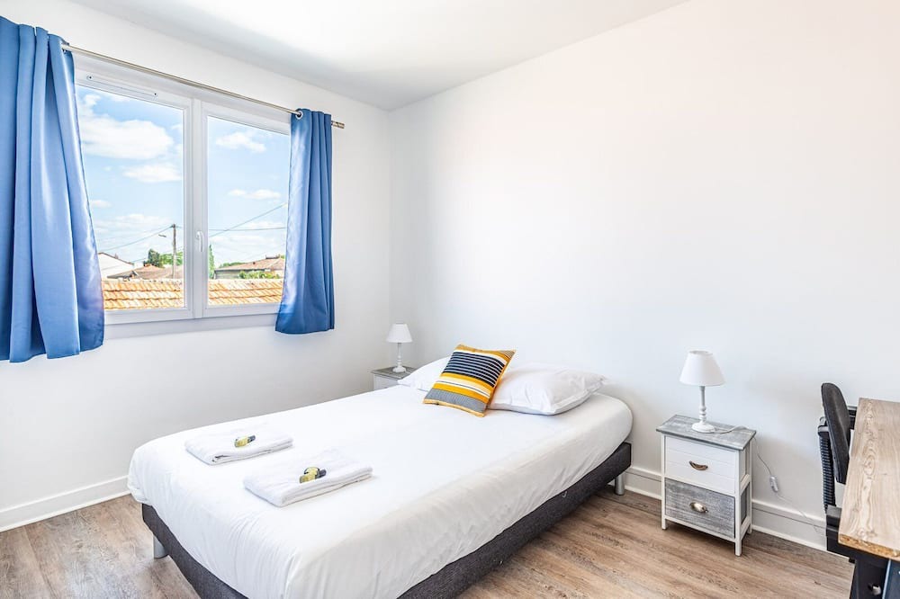 Photo of Bedroom in Begles