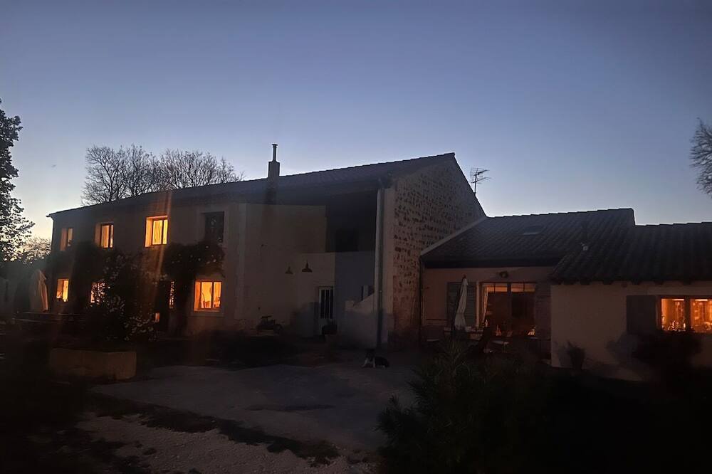 Photo of Others in Raphele-les-Arles