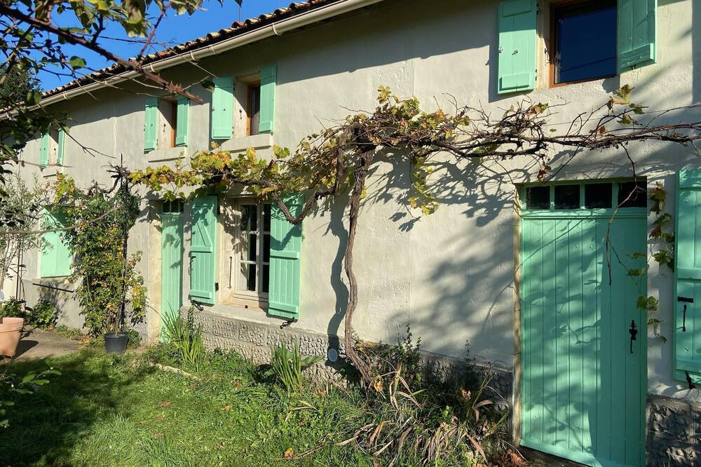 Photo of Outdoor in Lezay