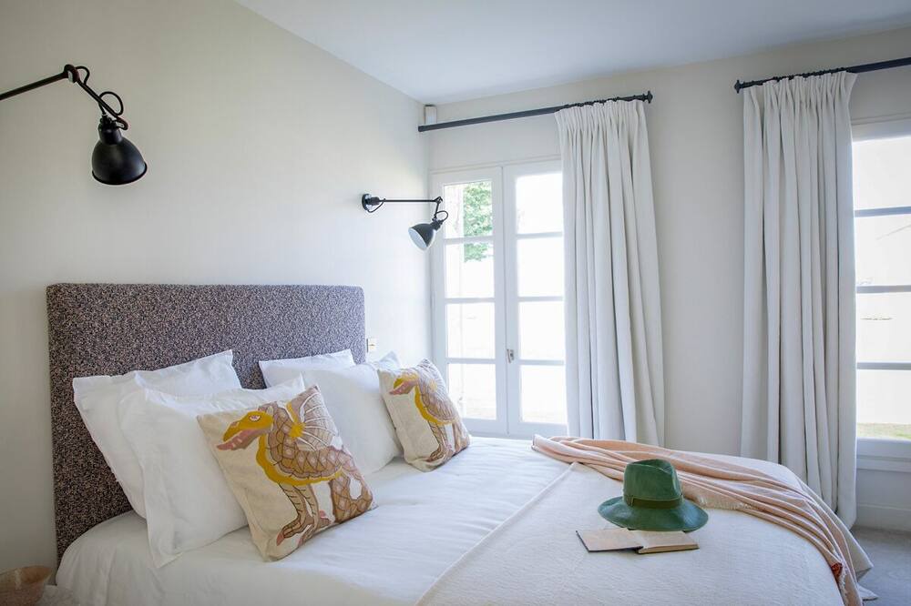 Photo of Bedroom in Lamarque