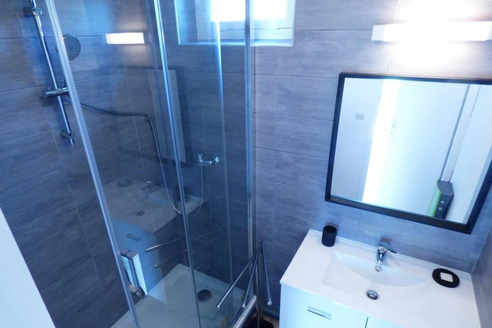 Photo of Bathroom in Saugnacq-et-Muret