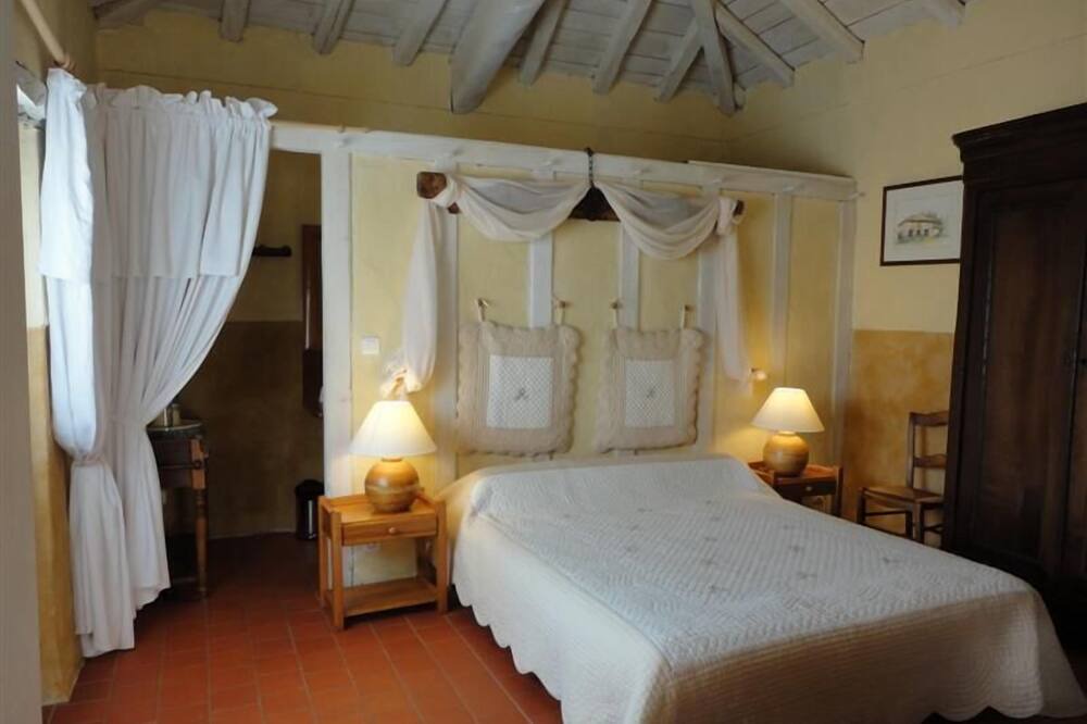 Photo of Bedroom in Vert