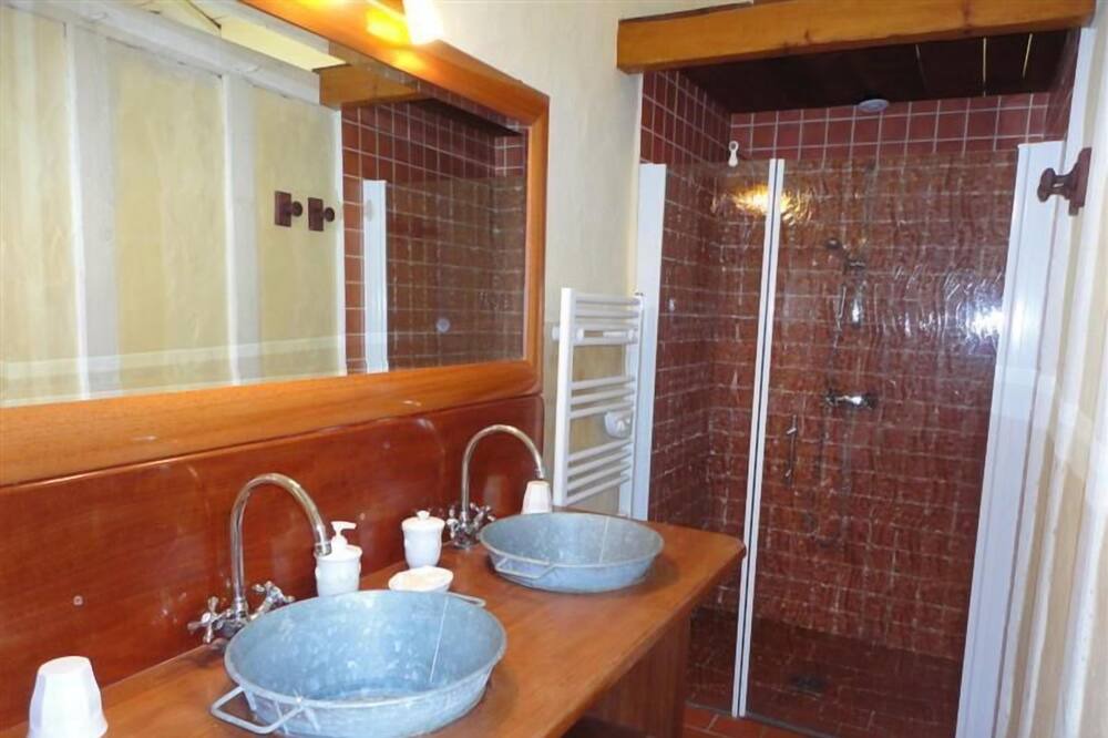 Photo of Bathroom in Vert