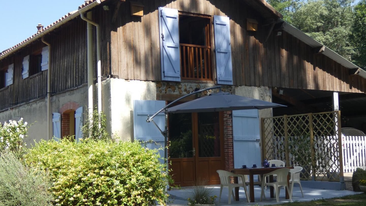 Photo of Outdoor in Lacquy