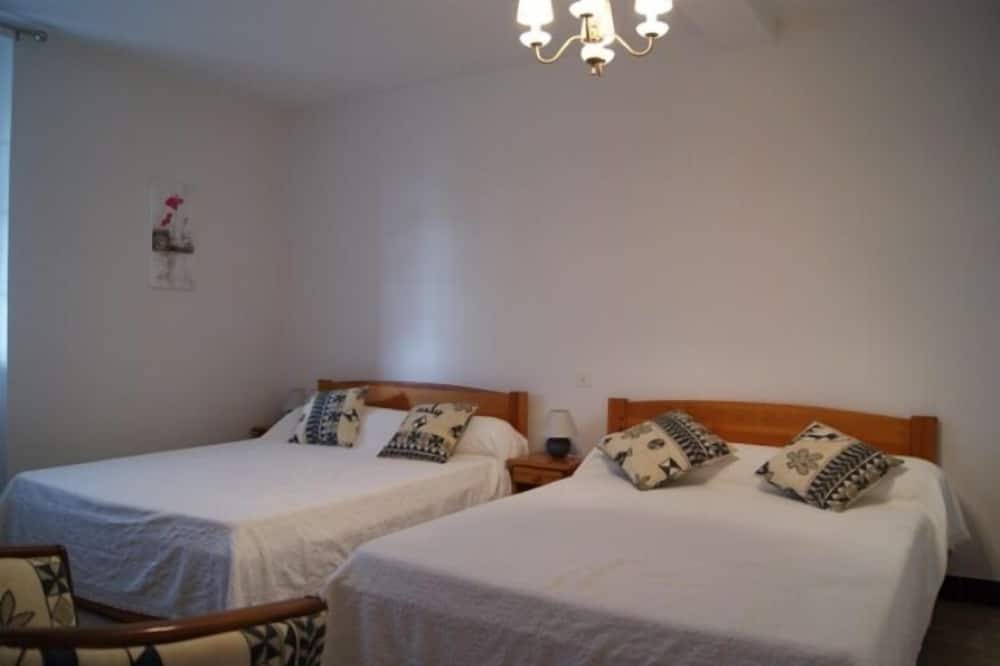 Photo of Bedroom in Serreslous-et-Arribans