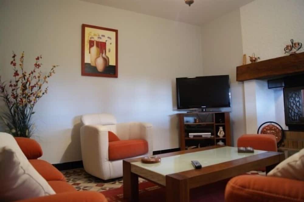 Photo of Livingroom in Serreslous-et-Arribans