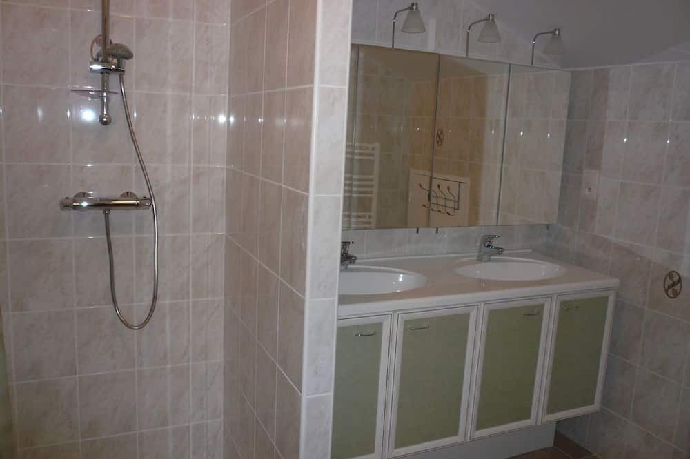 Photo of Bathroom in Hagetmau
