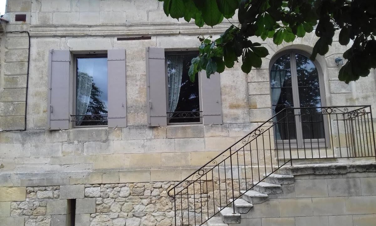 Photo of Outdoor in Francs