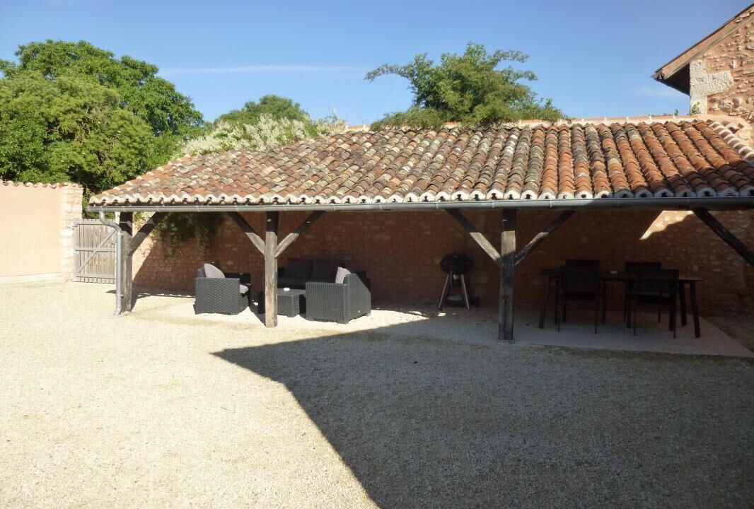 Photo of Buildings in Bouresse