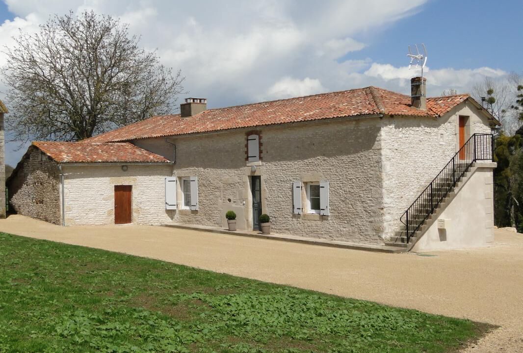 Photo of Outdoor in Saint-Martin-l'Ars