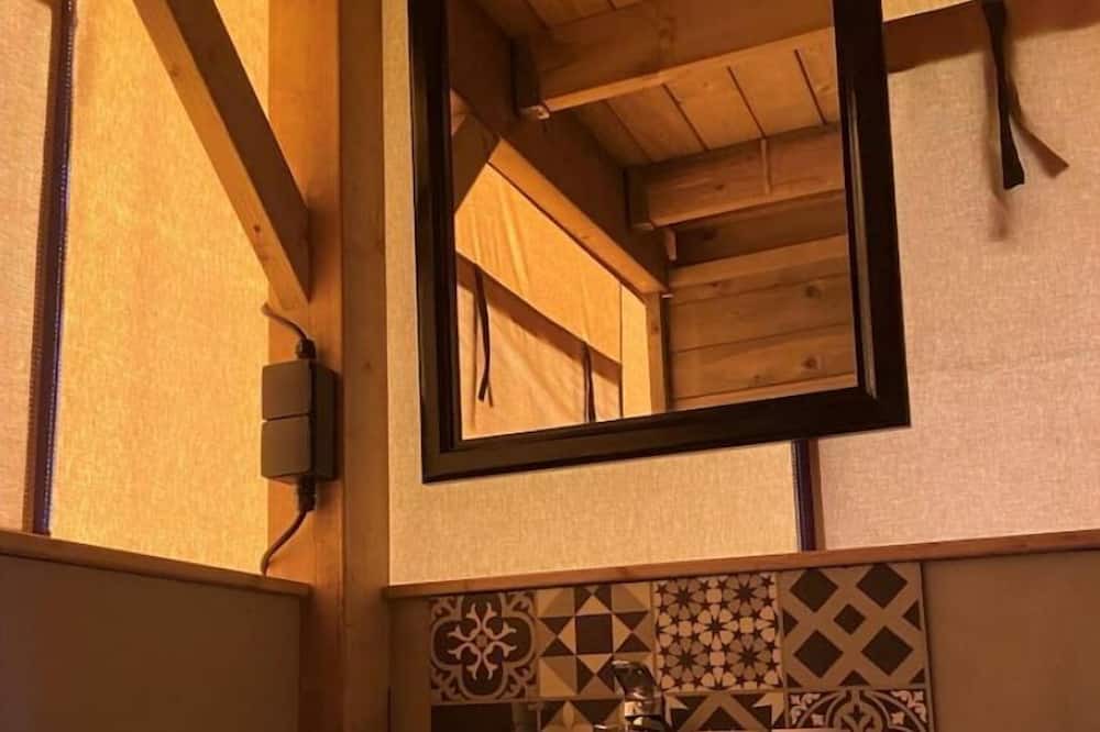 Photo of Bathroom in Vigeois