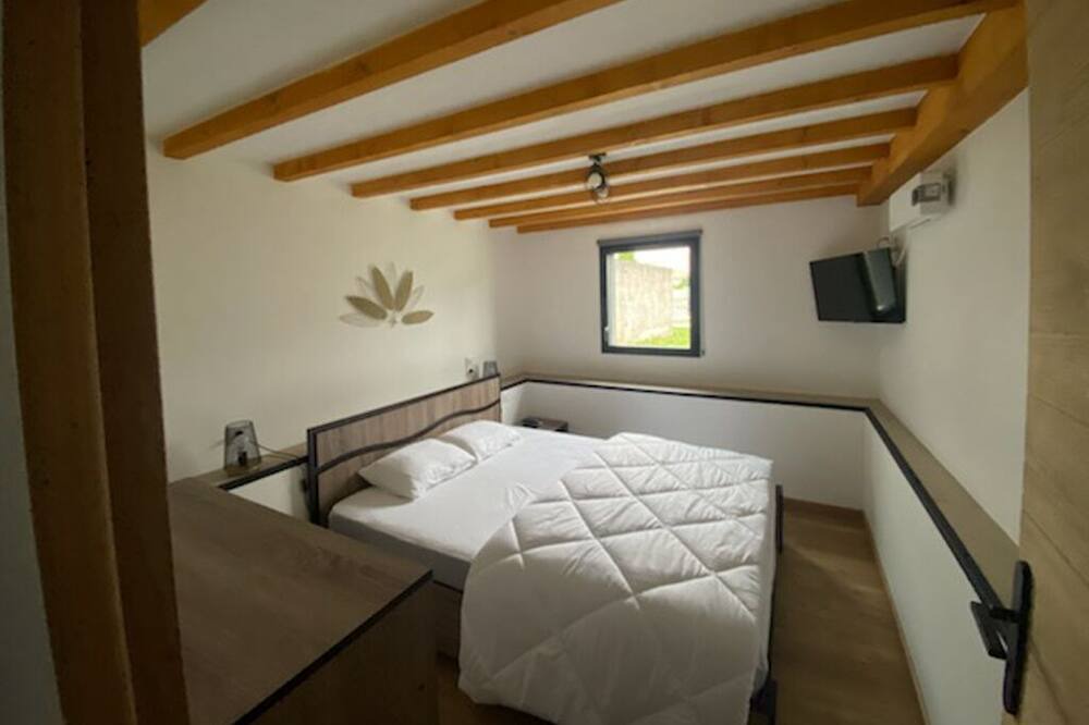 Photo of Bedroom in Etaules