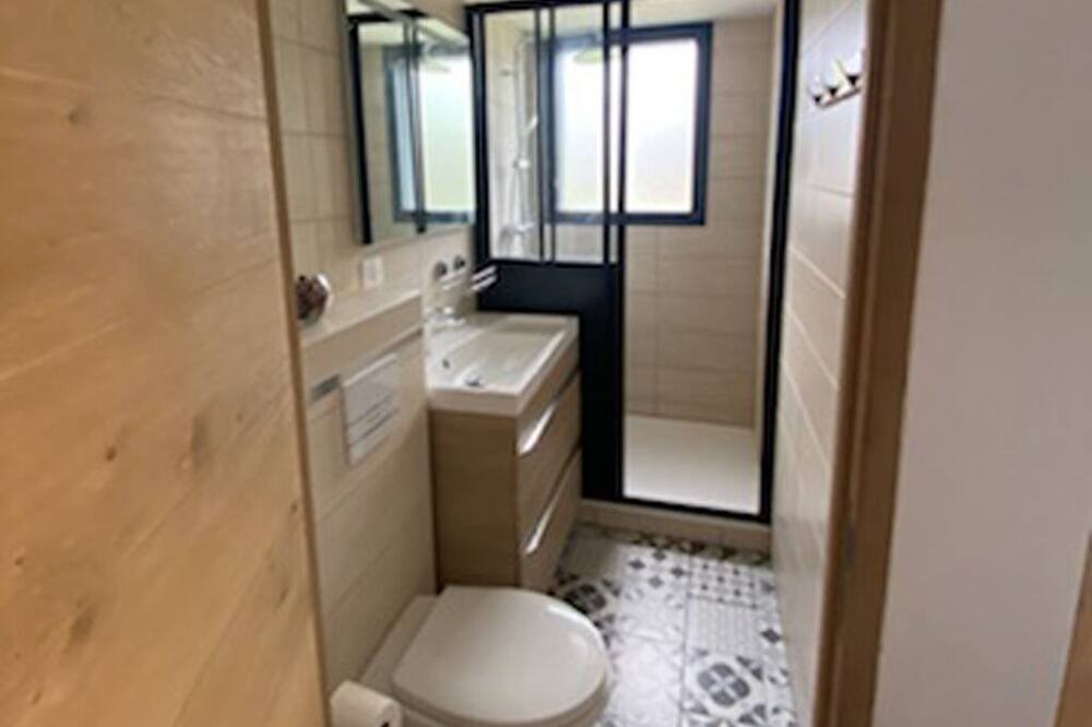 Photo of Bathroom in Etaules