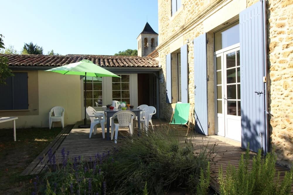 Photo of Patio Balcony in Bourideys