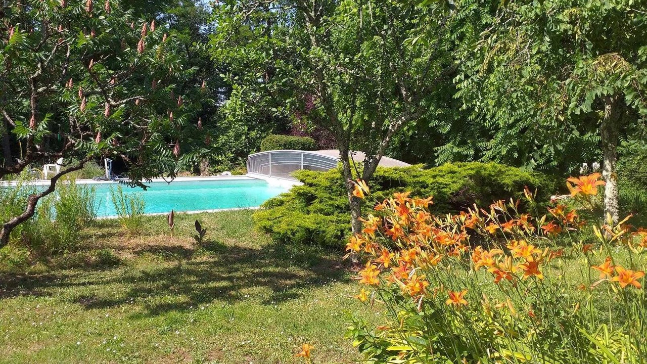 Photo of Outdoor in Mombrier