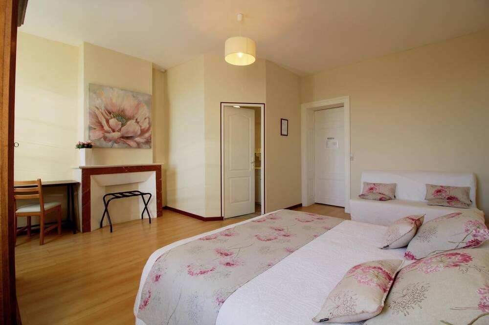Photo of Bedroom in Cubnezais