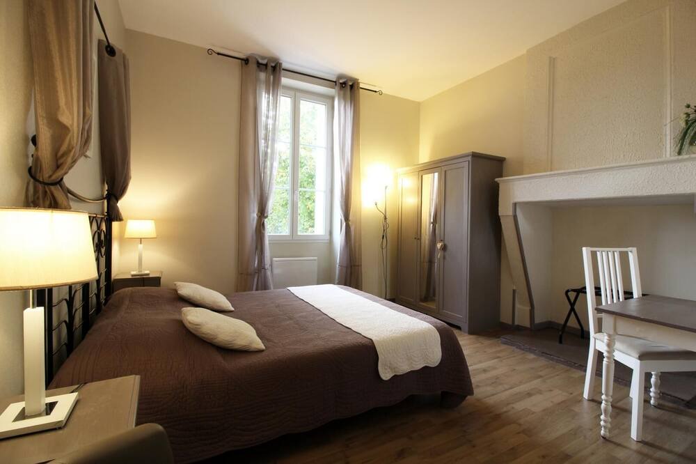 Photo of Bedroom in Cubnezais