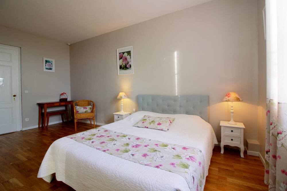 Photo of Bedroom in Cubnezais