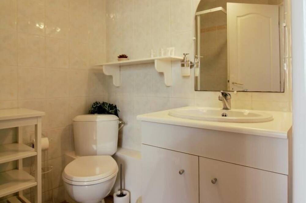 Photo of Bathroom in Cubnezais